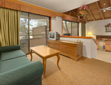 Howard Johnson モントレー エクステリア 写真